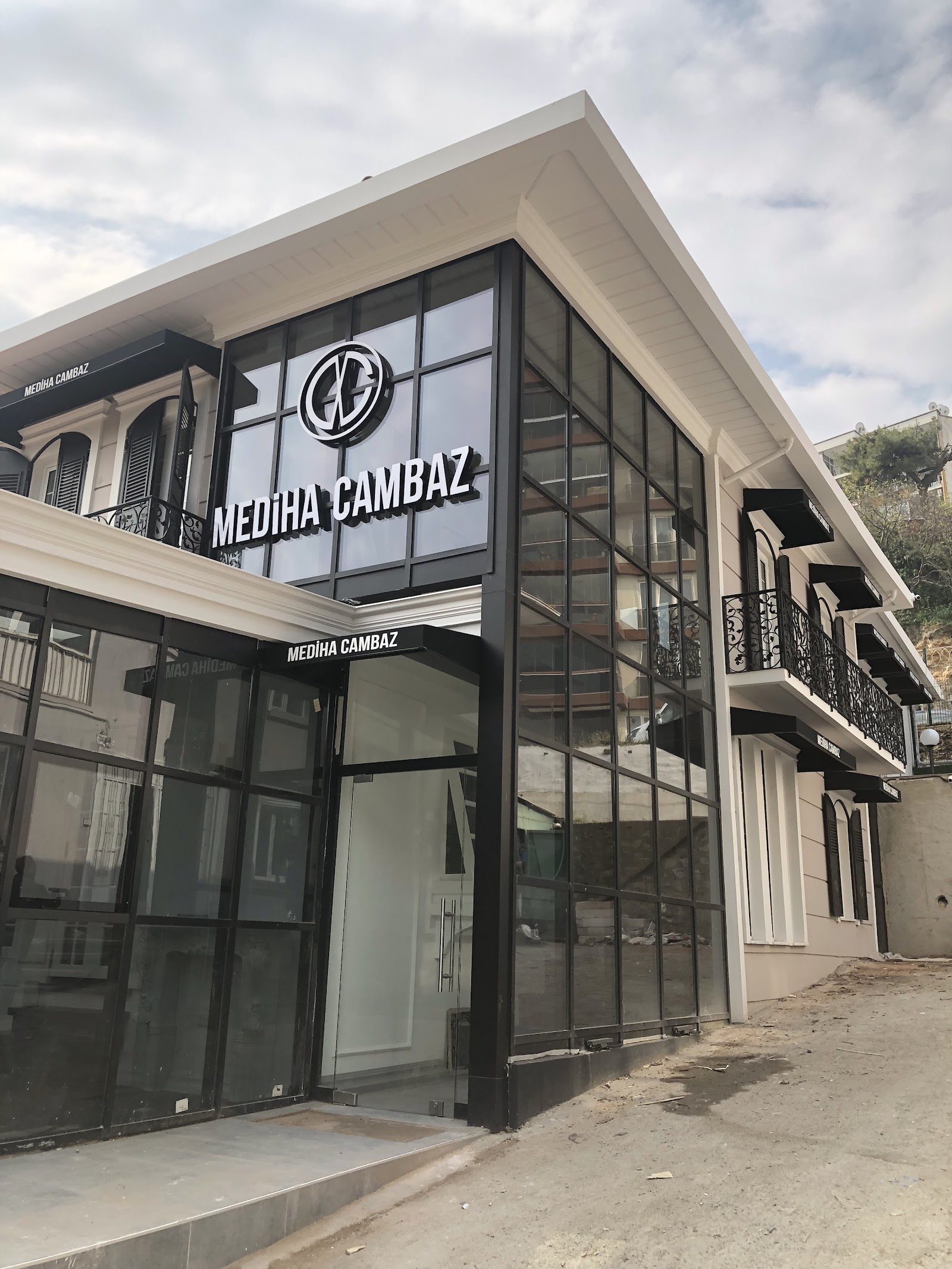 Bursa Wedding Store Mediha Acrobats Weddesign kır düğünü mekanı — Osmangazi