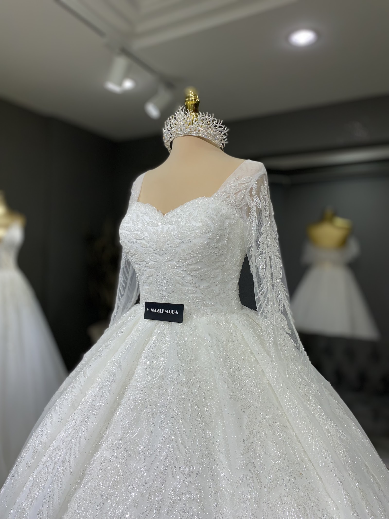 Nazlı Moda
