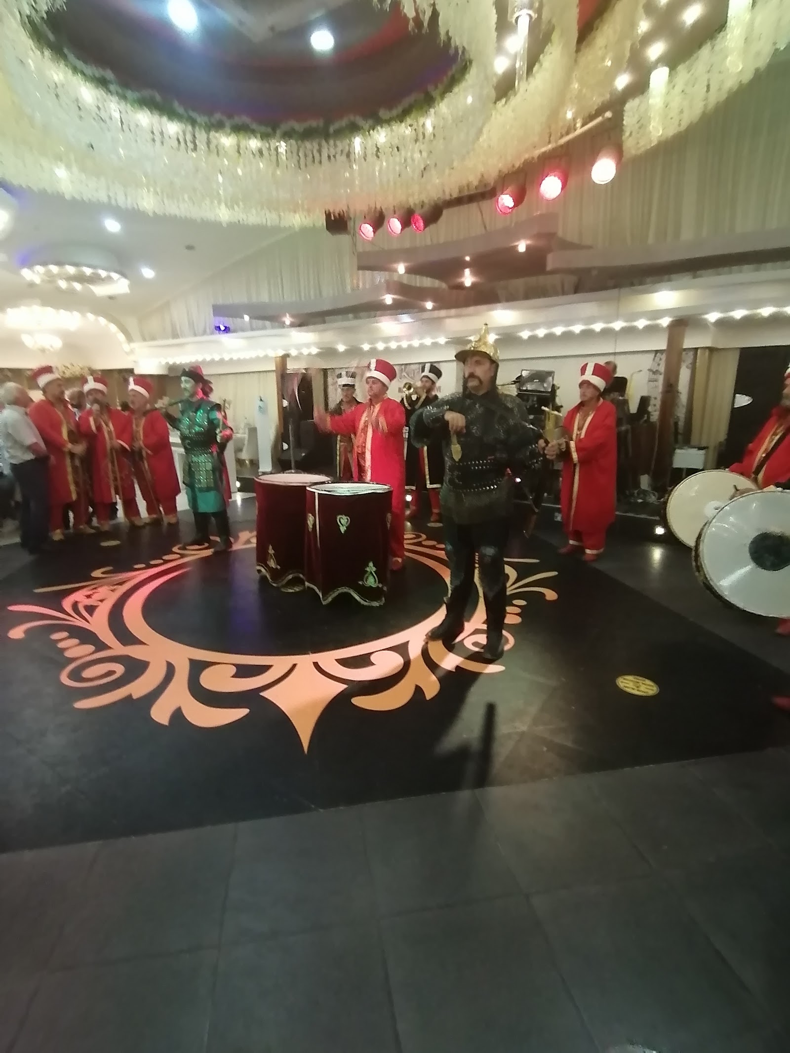 Salon Karlıtepe / Düğün - Davet - Nikah ve Kına Organizasyonu
