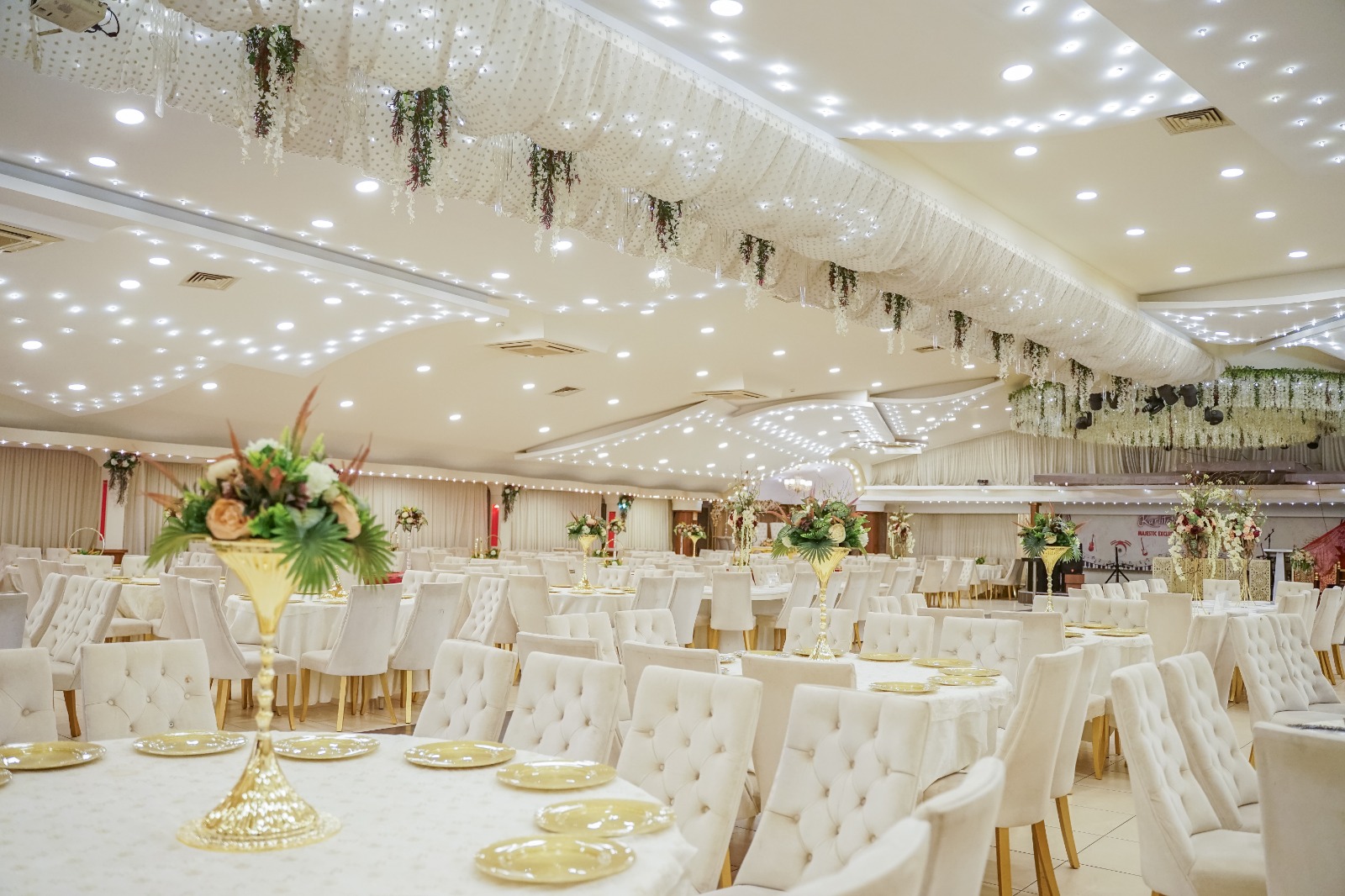 Salon Karlıtepe / Düğün - Davet - Nikah ve Kına Organizasyonu