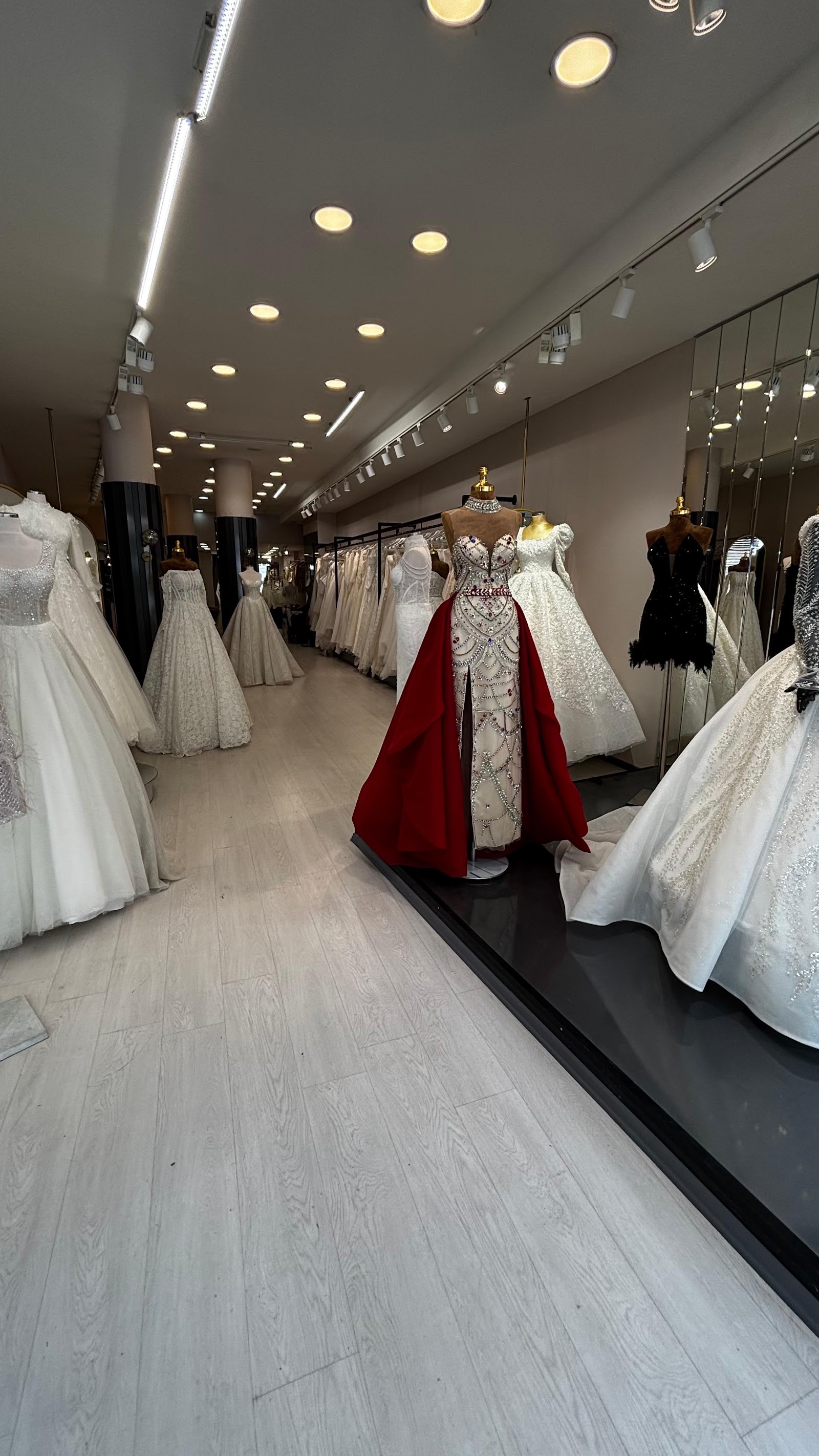 Sumella Couture Gelinlik Mağazası