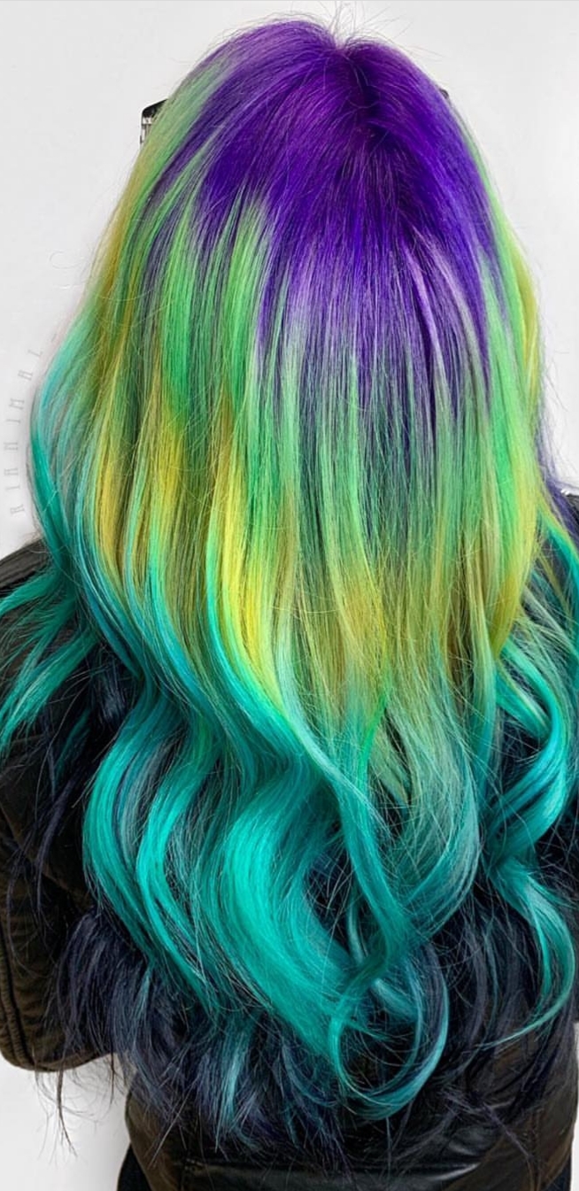 vision of women's hairdresser